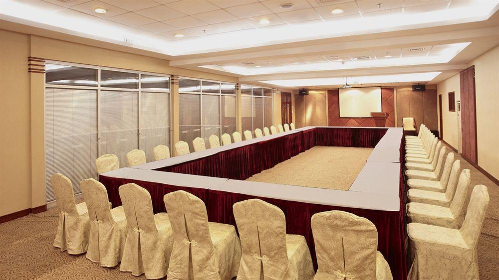 Warm Yes Business Hotel Гуанджоу Екстериор снимка